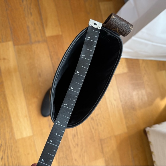 Brand new Louis Vuitton Donna high boot in size 37 - Picture 9 of 12